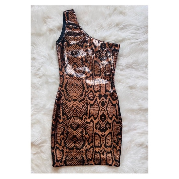 New! BALENCIAGA One Shoulder Snakeskin Print Bodycon Mini Dress FR 36 - Picture 11 of 16